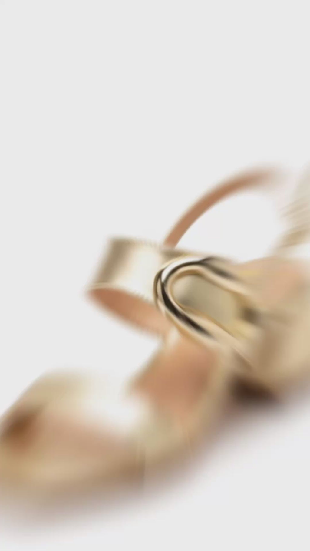 Sandália Salto Bloco Tira Larga Fivela Dourada Confortável Festa